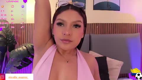 Snapshot of nicolleevan_ chatting on June 2026 12:20:01 PM NICOLLE EVANS online show from June 2026 12:20:01 PM