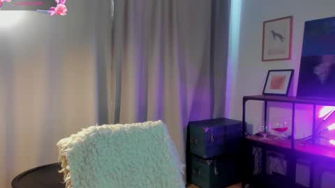 Snapshot of nicollefarrey chatting on February 2026 08:29:02 AM Kim online show from February 2026 08:29:02 AM