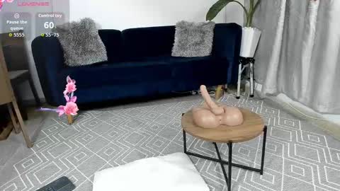 Nicolle Lima online show from September 2025 01:32:02 AM