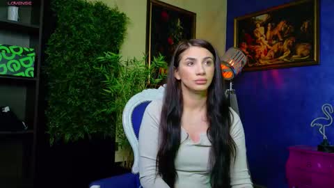 Nicolle online show from February 2026 03:31:01 PM