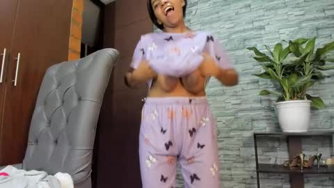 Snapshot of nicollesofia3 chatting on February 2025 03:52:01 AM nicollesofia3 online show from February 2025 03:52:01 AM