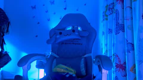 Nicolle Miley online show from March 2026 08:18:01 AM