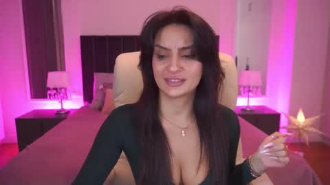 Nicole online show from December 2025 07:04:02 AM