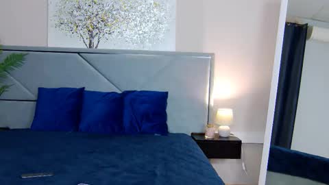 Snapshot of nicolros chatting on October 2025 01:48:02 PM NicolRos online show from October 2025 01:48:02 PM