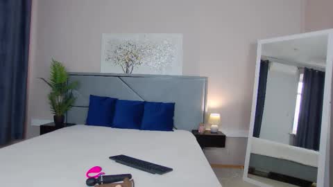 Snapshot of nicolros chatting on December 2025 09:36:01 AM NicolRos online show from December 2025 09:36:01 AM