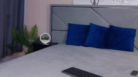 Snapshot of nicolros chatting on April 2026 01:51:02 PM NicolRos online show from April 2026 01:51:02 PM