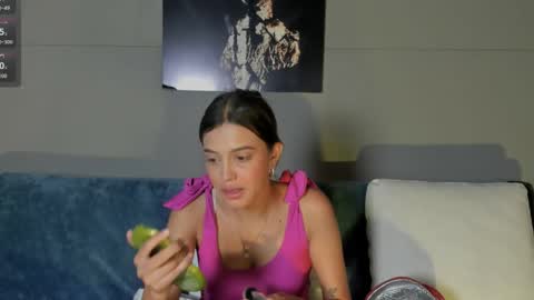 Nicol online show from April 2026 09:04:02 PM