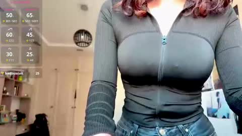 Snapshot of nievesshippey chatting on May 2026 08:32:02 AM Hanna online show from May 2026 08:32:02 AM