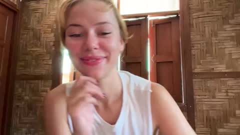 Aurora online show from March 2026 03:47:01 AM