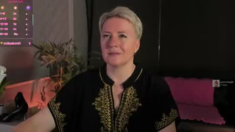 Snapshot of nika_smit chatting on June 2026 05:13:02 AM Nika online show from June 2026 05:13:02 AM