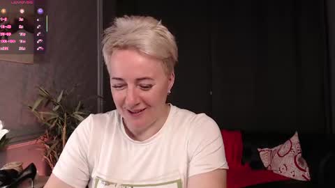 Snapshot of nika_smit chatting on July 2026 08:07:02 AM Nika online show from July 2026 08:07:02 AM