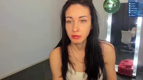 Snapshot of nikamiles chatting on January 2025 08:17:01 AM Nika online show from January 2025 08:17:01 AM