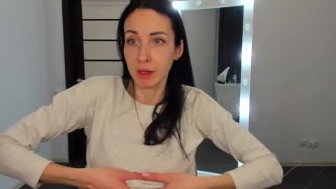 Snapshot of nikamiles chatting on January 2025 06:37:02 PM Nika online show from January 2025 06:37:02 PM