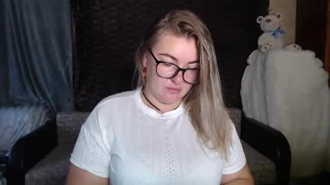 Nika online show from October 2025 03:51:02 AM