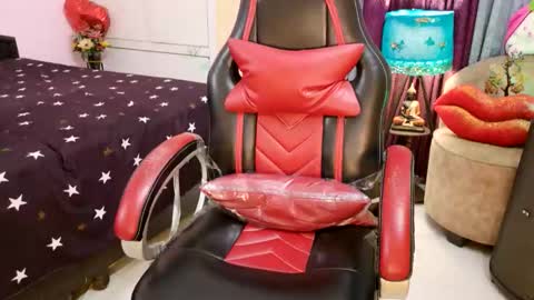 nikatheempress online show from March 2026 06:52:02 AM