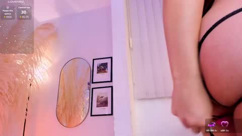 NIKA online show from October 2025 01:15:01 AM