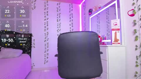 Snapshot of nikibryce_ chatting on May 2026 01:11:02 AM Niki online show from May 2026 01:11:02 AM