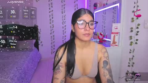 Snapshot of nikibryce_ chatting on May 2026 01:11:02 AM Niki online show from May 2026 01:11:02 AM