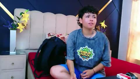 Nikievanz online show from April 2026 07:14:01 PM