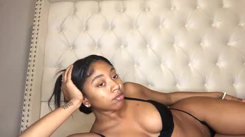 Snapshot of nikkib333 chatting on March 2025 03:08:01 AM NikkiB online show from March 2025 03:08:01 AM