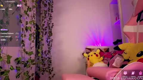 Snapshot of nikkicchu chatting on May 2026 05:35:01 AM Online fr-mn 1 am NY time online show from May 2026 05:35:01 AM