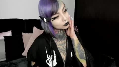 Nikki Ramone   online show from March 2025 02:36:01 AM