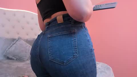 Y E S I online show from February 2026 12:02:02 PM