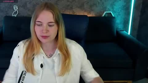 nikkyreyyy online show from May 2026 05:48:01 AM