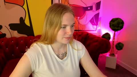 Snapshot of nikkyreyyy chatting on June 2026 05:44:01 AM nikkyreyyy online show from June 2026 05:44:01 AM