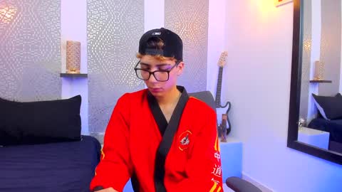    online show from December 2024 04:44:02 AM