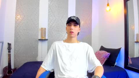    online show from February 2025 04:04:01 AM