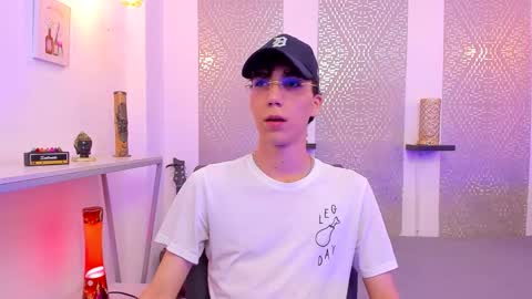    online show from December 2025 04:29:02 AM