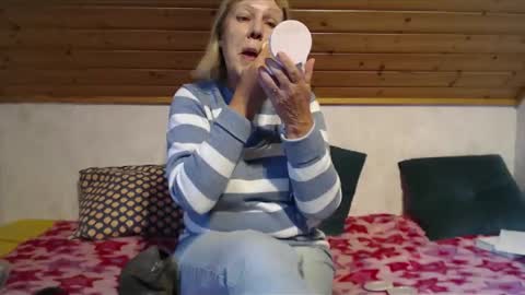 Nikole1 online show from October 2025 11:31:01 AM