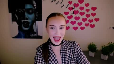 nikonara_ online show from December 2024 02:17:02 PM