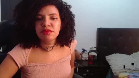 Snapshot of niky_golden chatting on April 2026 05:33:02 AM Nicole GTM-5 1100 pm - 700 am online show from April 2026 05:33:02 AM