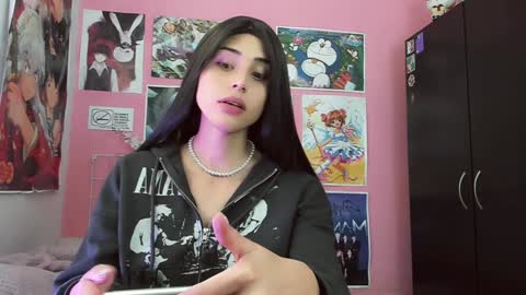 Nikylaine online show from December 2024 12:06:01 PM