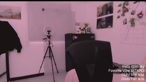 Snapshot of nikylaine chatting on February 2026 01:47:01 PM Nikylaine online show from February 2026 01:47:01 PM