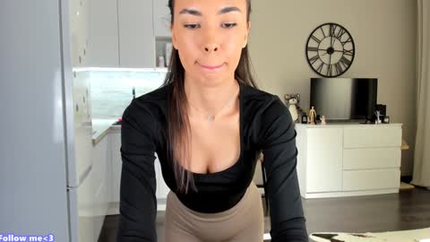 Bella online show from January 2025 01:00:01 PM