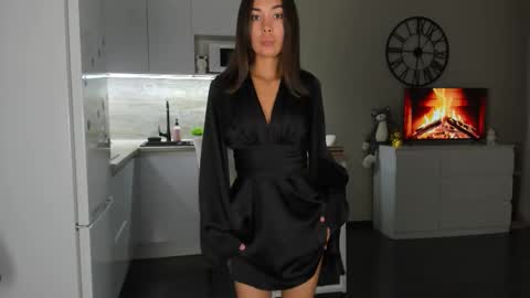 Bella online show from September 2025 03:57:01 PM