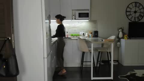 Bella online show from October 2025 07:22:02 PM