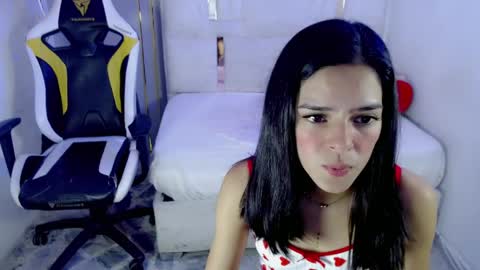Snapshot of nina_and_coby chatting on May 2026 08:48:02 PM NINA AND COBY online show from May 2026 08:48:02 PM