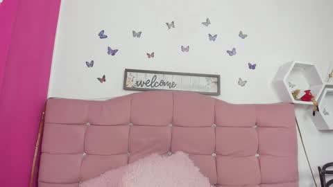 Nina online show from December 2024 04:33:02 AM