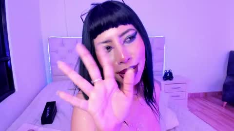 Nina Fox  online show from May 2026 11:12:03 PM