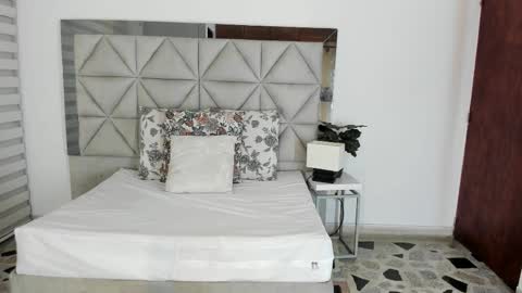  Nina  online show from September 2025 11:15:02 PM