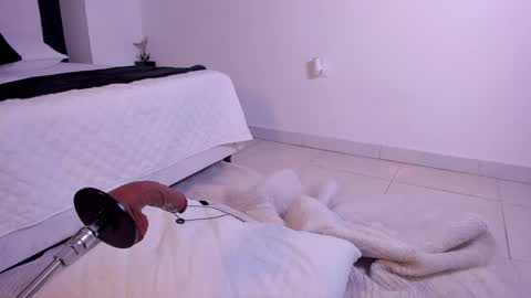 Snapshot of nina_sweetz chatting on May 2026 06:02:02 PM Nina online show from May 2026 06:02:02 PM