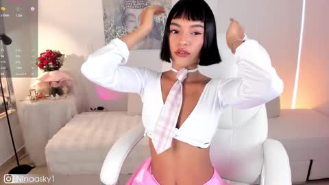 Snapshot of ninaa_sky chatting on March 2025 01:12:01 PM    online show from March 2025 01:12:01 PM
