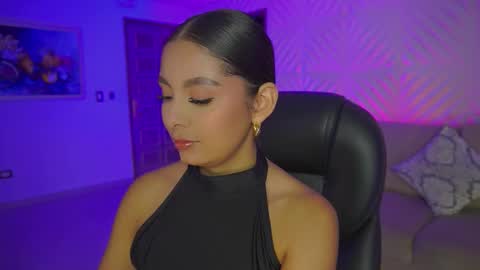 Nina online show from September 2025 04:03:01 AM