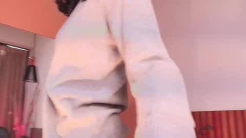 Nina online show from October 2025 06:30:02 PM