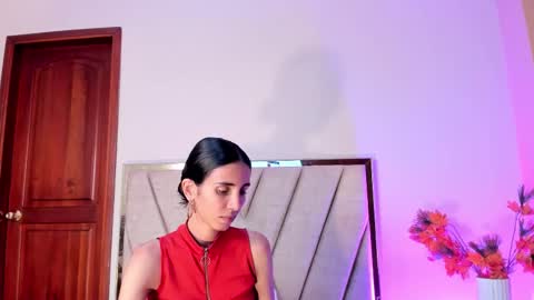 Nina online show from November 2025 06:18:02 PM