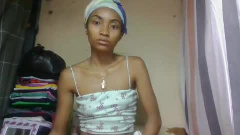 Snapshot of ninaeaa chatting on April 2026 05:00:02 AM ninaeaa online show from April 2026 05:00:02 AM